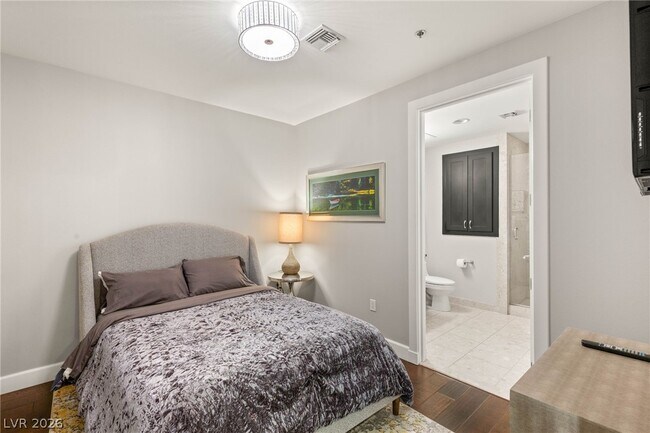 Building Photo - 4575 Dean Martin Dr