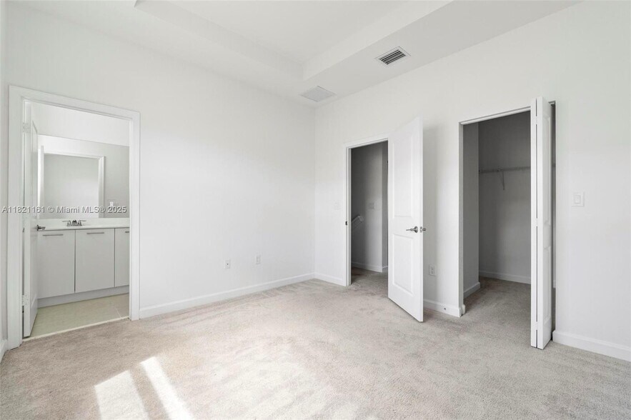 Building Photo - 12154 NW 24th Ct