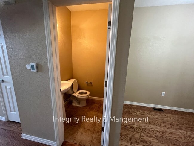 Building Photo - 9419 Ashbury Cir