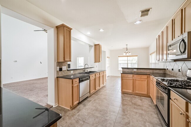 Building Photo - 315 Willow Pointe Dr