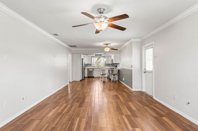 Building Photo - Perfect Retirement Condo