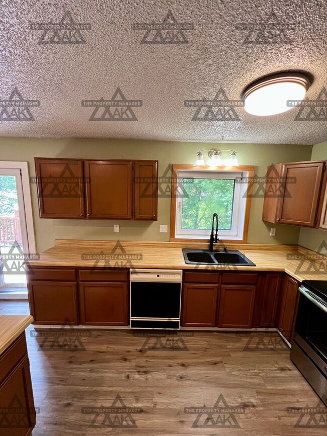 Building Photo - Home for rent in North Pole / 1-Car Garage / Pets on approval