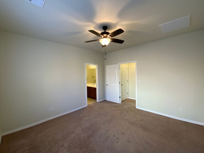 Building Photo - Beautiful 3 Bedroom Single Story Home Available Near Northern Blvd NW & Rainbow Blvd NE!