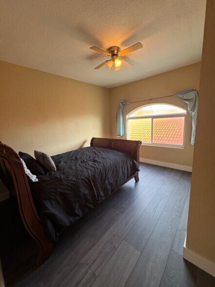 Building Photo - 1033 Grove Park Cir