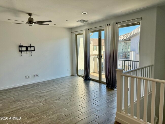 Building Photo - 9833 E Stratus Ave