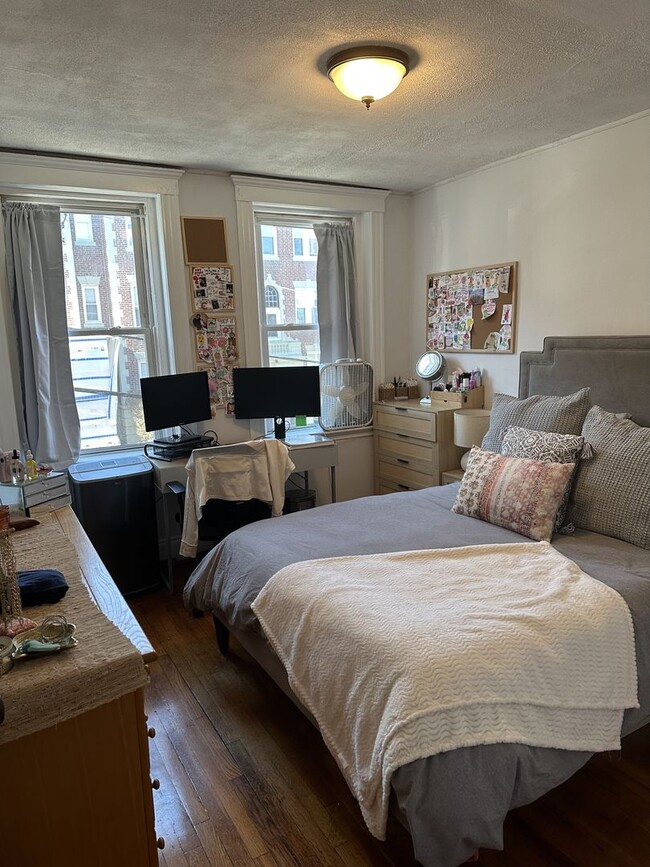 Building Photo - Don't miss out on this amazing deal!