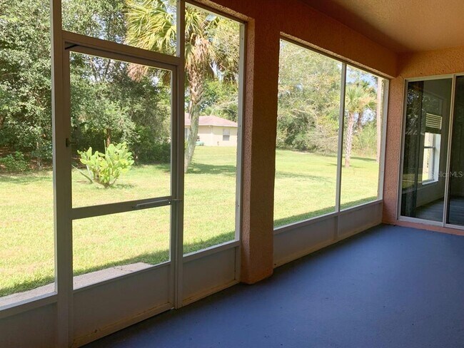 Building Photo - 9 Royal Palm Ln