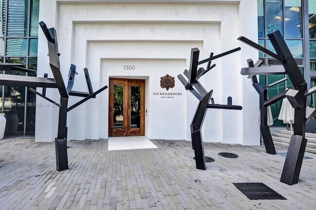 Building Photo - 1300 S Miami Ave