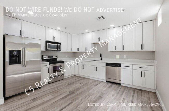 Building Photo - 1111 W University Dr