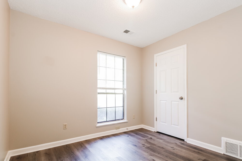 Building Photo - 3740 Schanna Dr