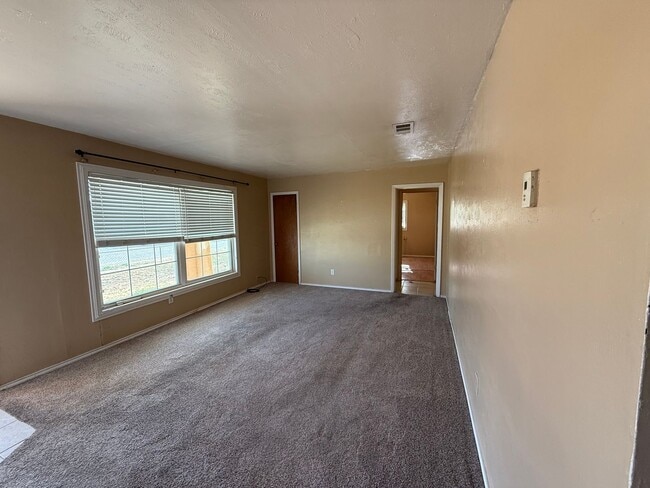 Building Photo - 2bed/ 1bath convenient  to CAFB