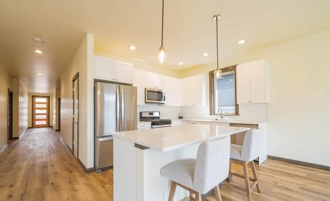 Building Photo - Beautiful condo in a great location!