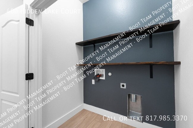 Building Photo - 400 Hidden Lake Ct