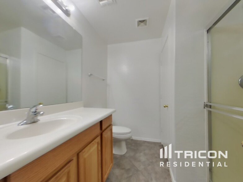 Building Photo - 2047 W San Tan Hills Dr