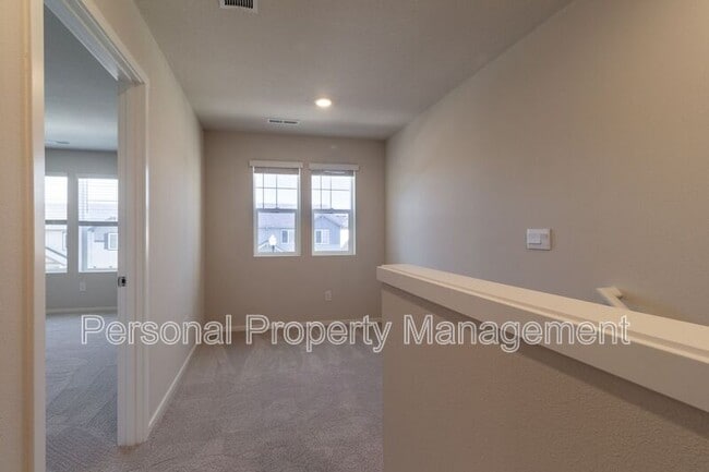 Building Photo - 11507 NE 126th Ave