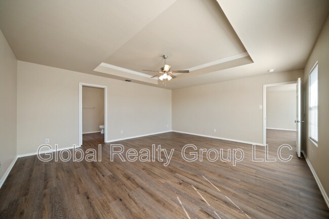 Building Photo - 144 Crest Bluff