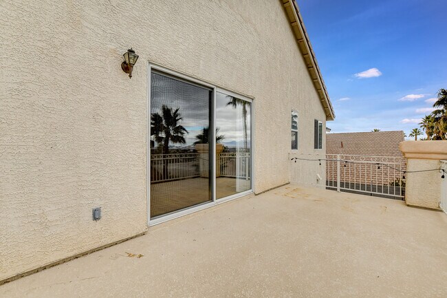 Building Photo - 2504 Antique Blossom Ave