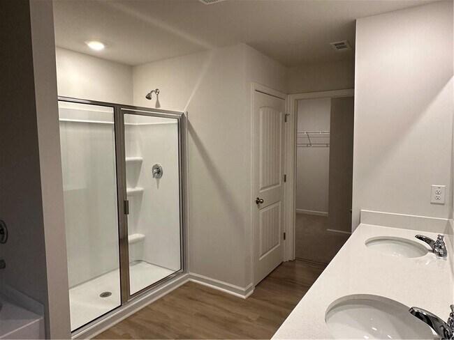 Building Photo - 68 Hughes Pl Dr