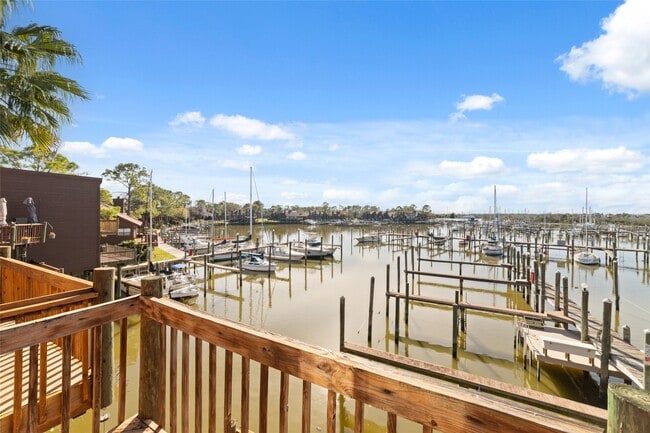 Building Photo - 717 Davis Rd