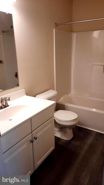 Building Photo - 945 Admiral's Quay Dr