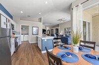 Building Photo - 8022 King Palm Cir