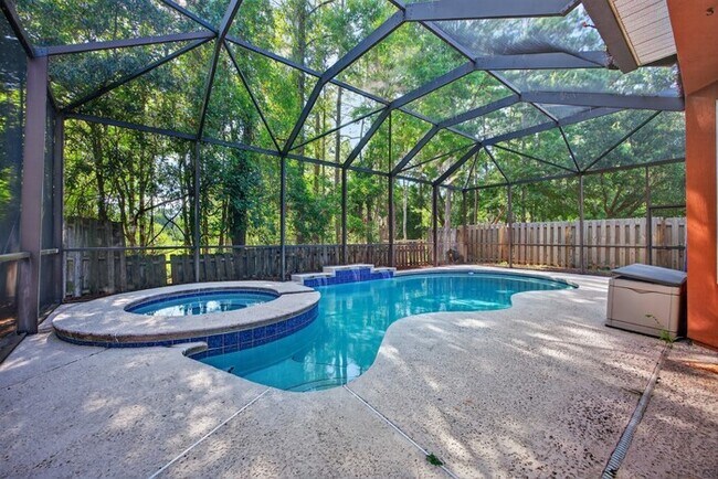 Building Photo - 4213 Victoria Lakes Dr W