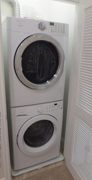 Full Size Washer and Dryer - 3761 W 244th St