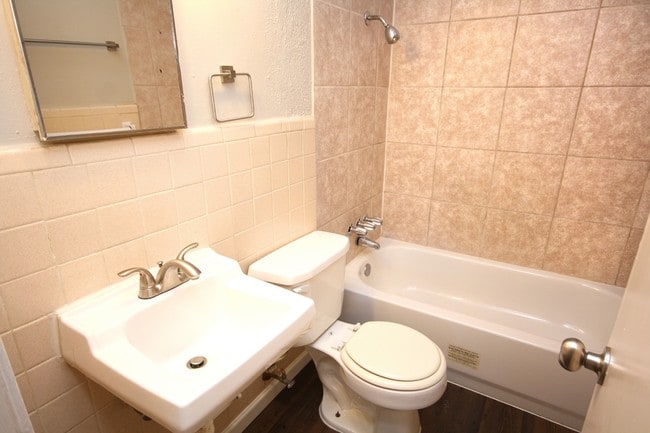 Building Photo - Sunrise Suites