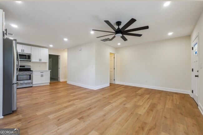 Building Photo - 267 Barfield Ave SW