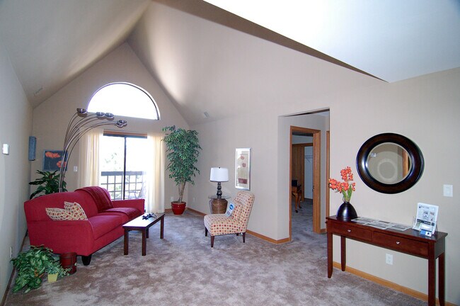 Building Photo - N58W23983 Hastings Ct