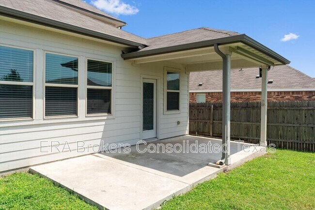 Building Photo - 17300 Antioch Ave