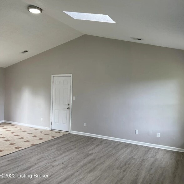 Building Photo - 4613 Beechbrook Rd