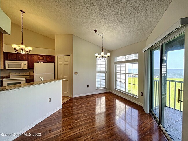 Building Photo - 7040 US-1
