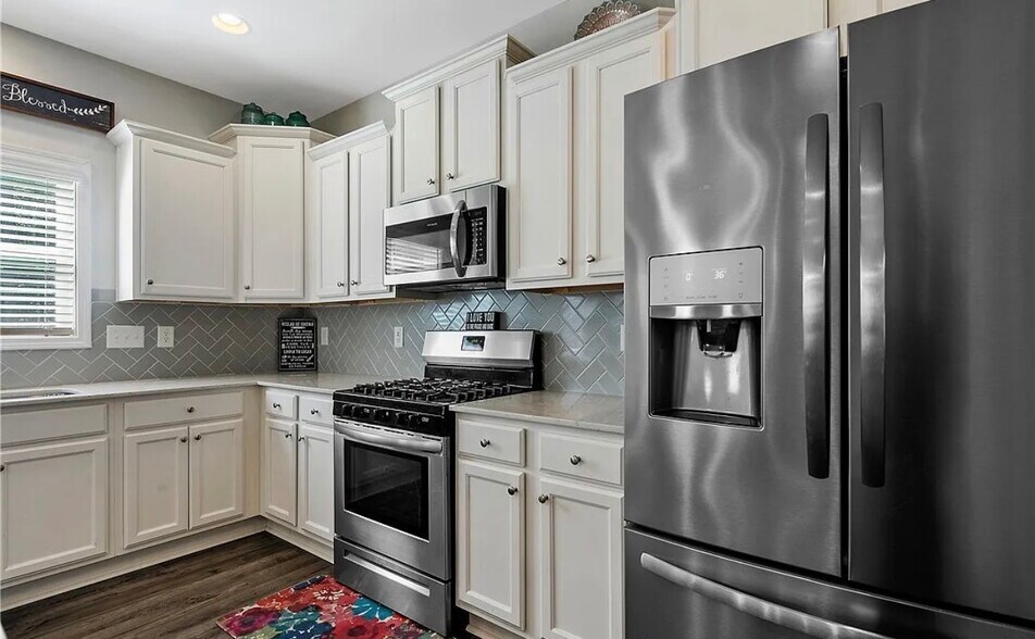 Building Photo - 3758 Glencourse Way