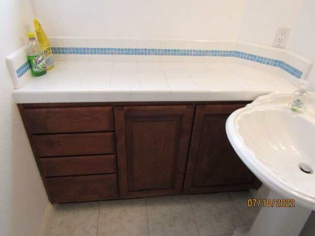 Building Photo - Orcutt Single Story Private Entry Granny Unit