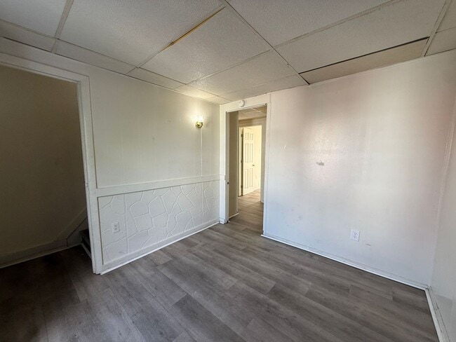 Building Photo - 525 1/2 Elliger Street