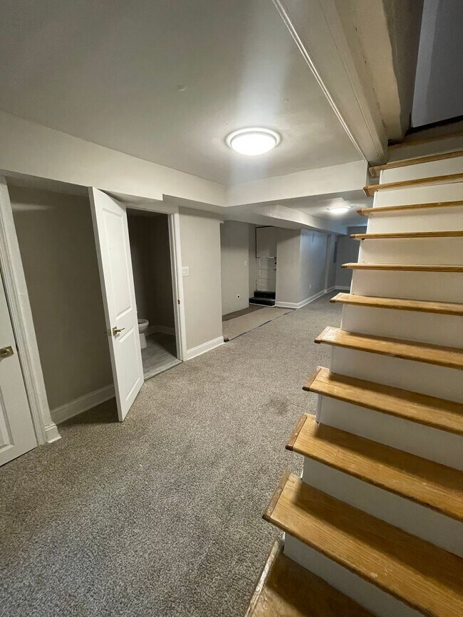 Building Photo - Spacious 3BR Rental with Finished Walk-Out Basement in Philadelphia