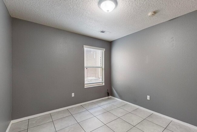 Building Photo - 1131 Desert Sunflower Dr NE