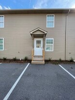 Building Photo - 640 Evans Rd