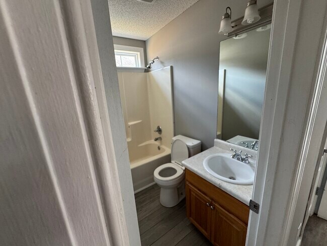 Building Photo - Wilmington Place Home