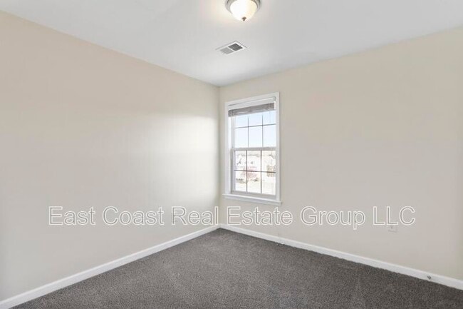 Building Photo - 116 Celadon Dr