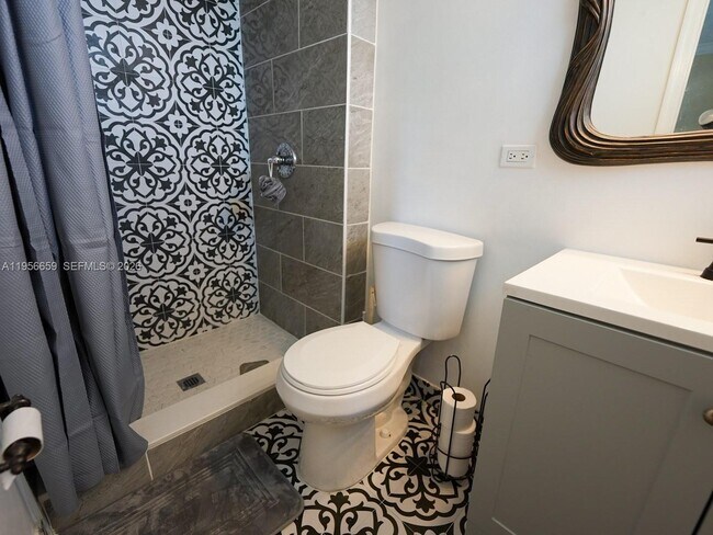 Building Photo - 130 S Shore Dr