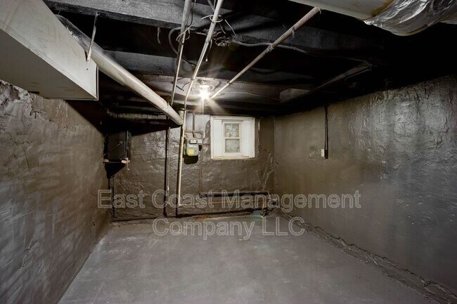 Building Photo - 1822 McHenry St