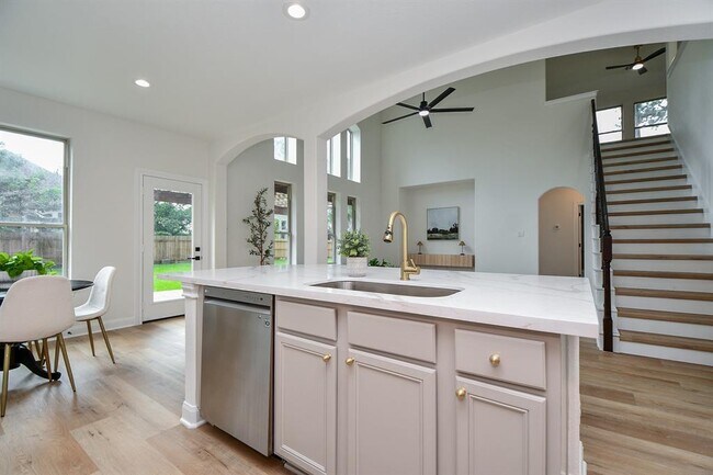 Building Photo - 18 Hadlock Pl