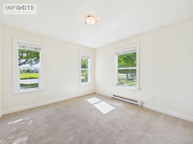 Building Photo - 845 Cottage Park Ln