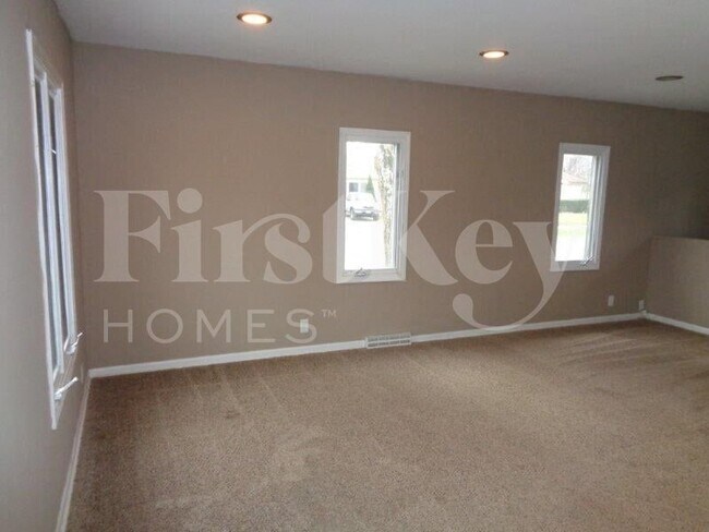 Building Photo - 1 Birch St