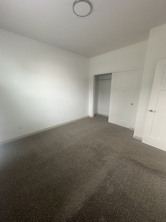 Building Photo - 411 Azalea Ct