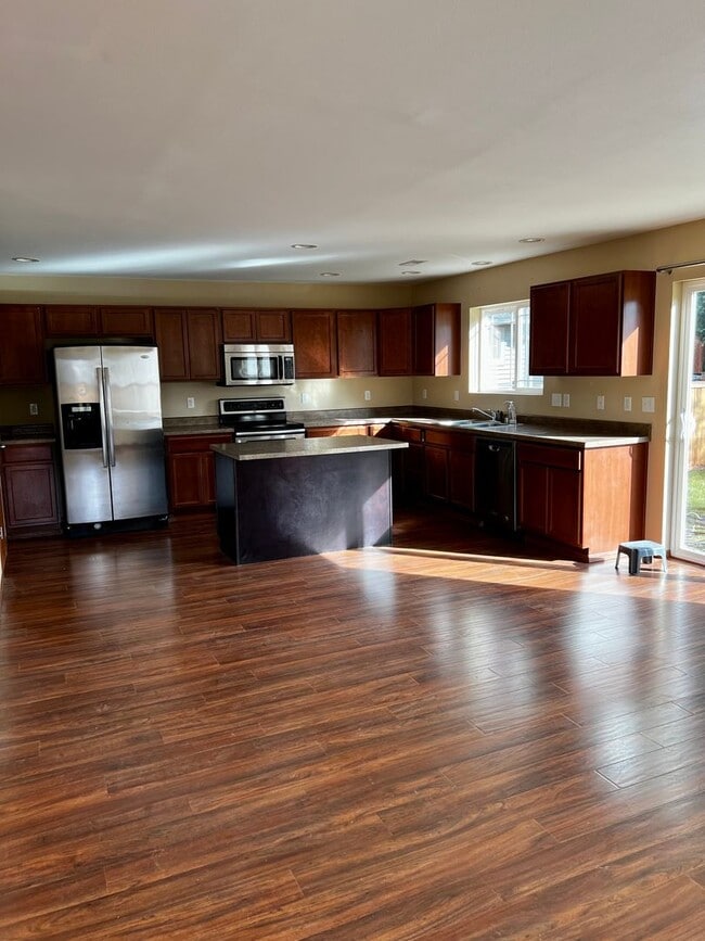 Building Photo - Desirable home in McCormick Ridge.