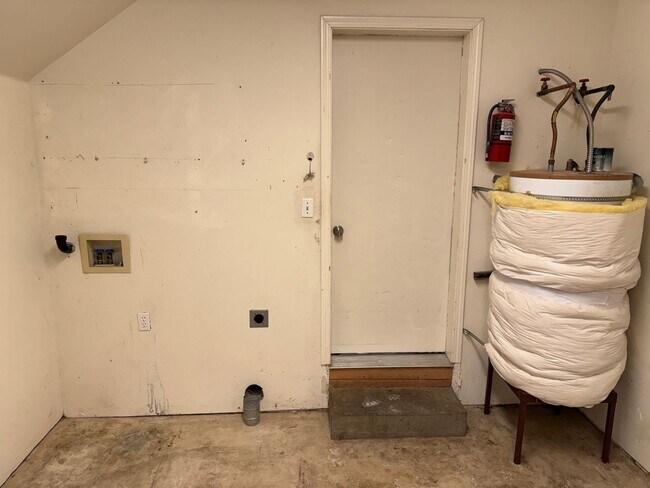 Building Photo - 359 S 58th St