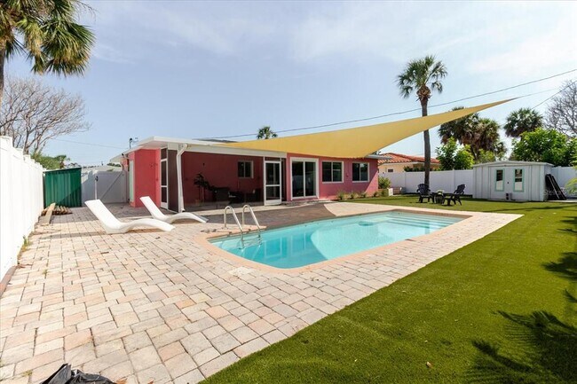 Building Photo - 411 87th Ave